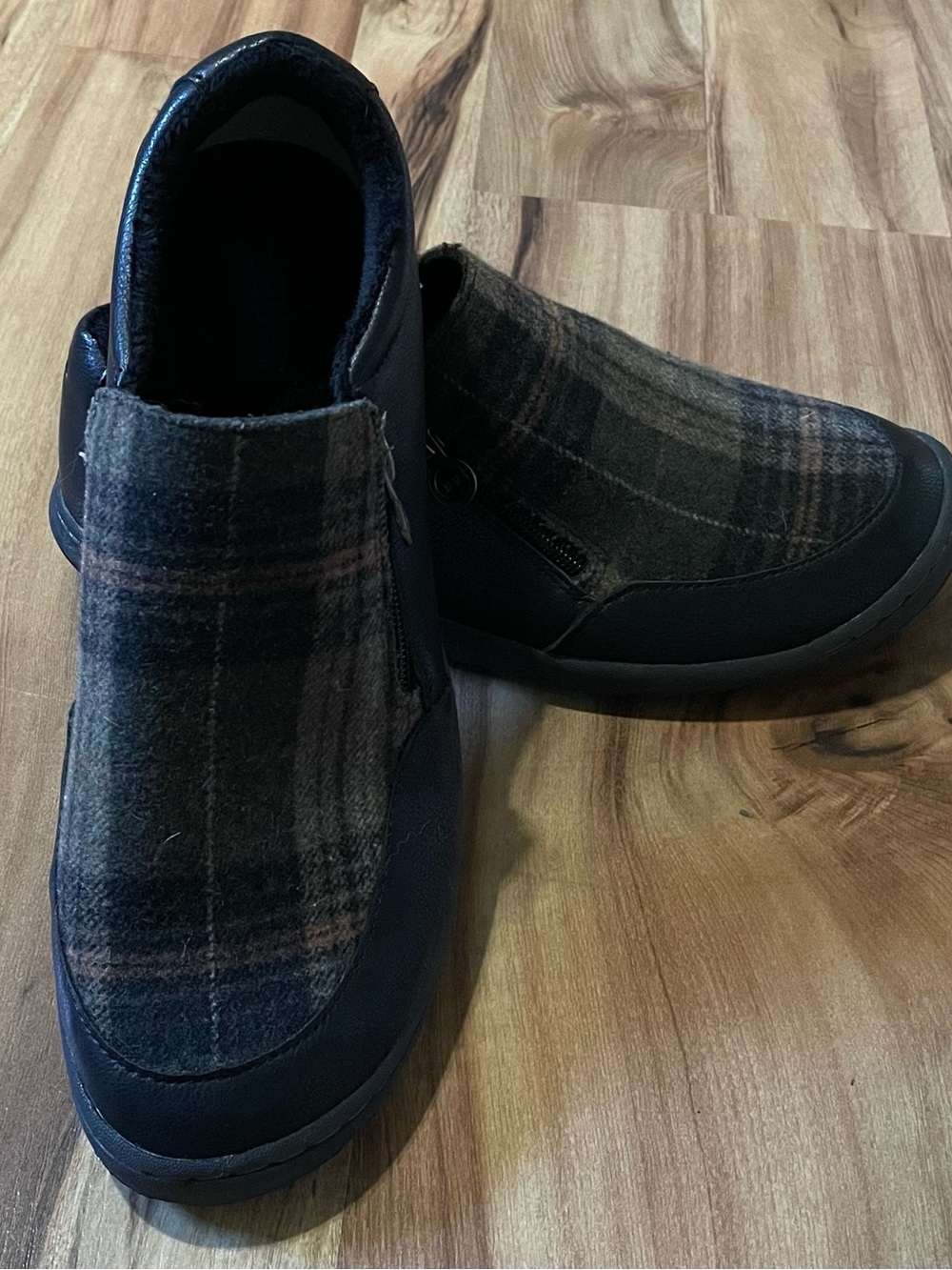 JBU Jambu Crimson Black Rust Tan Plaid Slip On Loafers Flats Comfort Women's 10